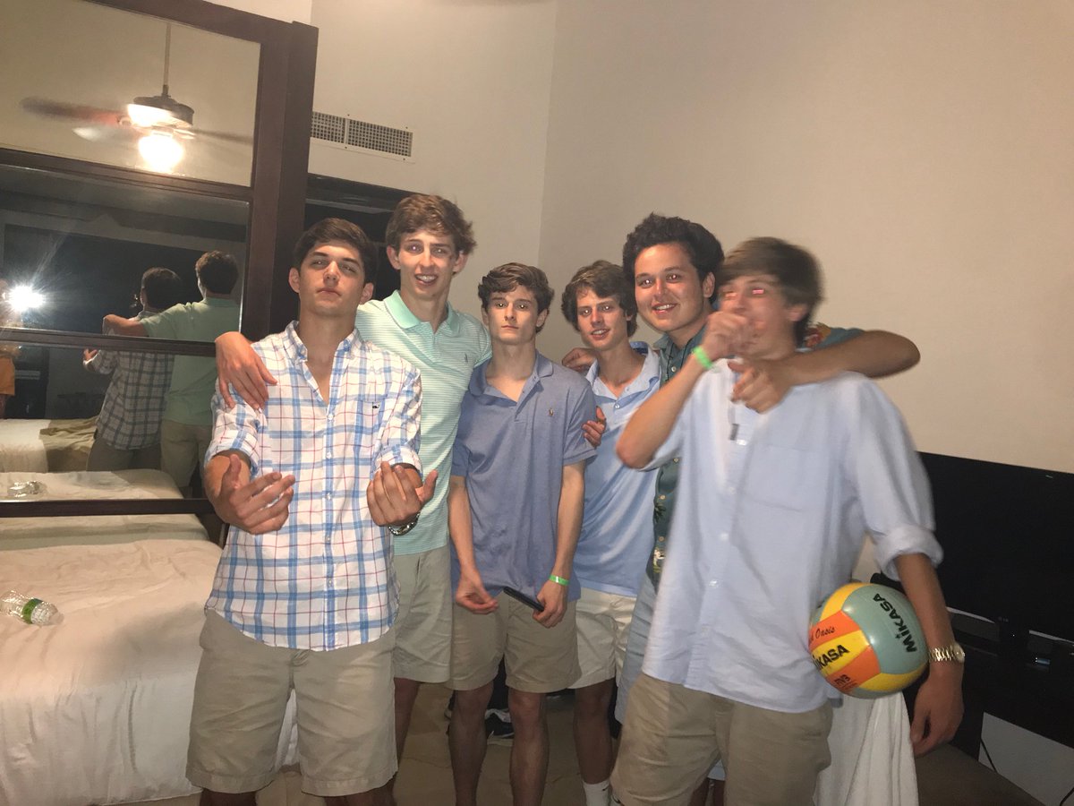 JacobPLudwig1's tweet photo. Happy birthday to my day 1 brother @noahwaxman3 hope it was good man🎊 can’t wait for second semester https://t.co/U12taLBNp4