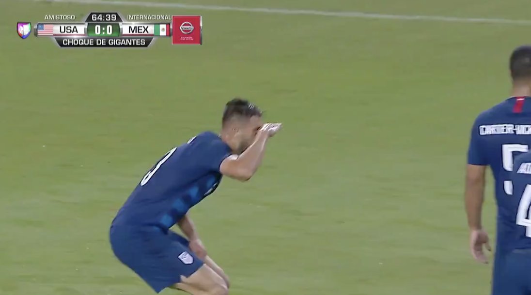 BleacherReport's tweet photo. Miazga is 6'4". Lainez is 5'6"

THE DISRESPECT 💀 https://t.co/7JgXEi33SJ