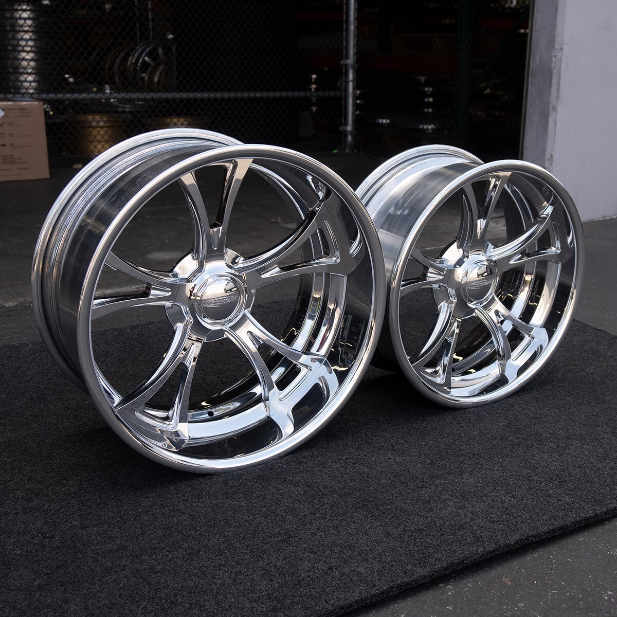 Schott_Wheels's tweet photo. They make a good pair!
#Tomahawkwheel #CoverLoc #precisionbuilt #earlyandlatemodel #hotrods #musclecars #howdoyouwantit https://t.co/mCD08BQx82