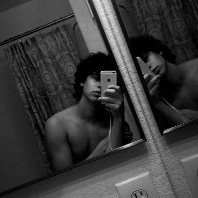 #NewProfilePic https://t.co/8AfApTX8oz<a href="/tag/newprofilepic"class="tags">#NewProfilePic</a>