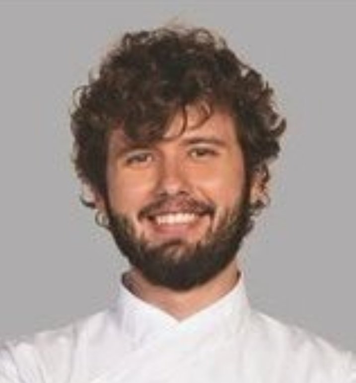 chanyeolUye's tweet photo. Paulo sendo criticado//Paulo sendo elogiado 
#MasterChefBR https://t.co/HnEO0beBn0