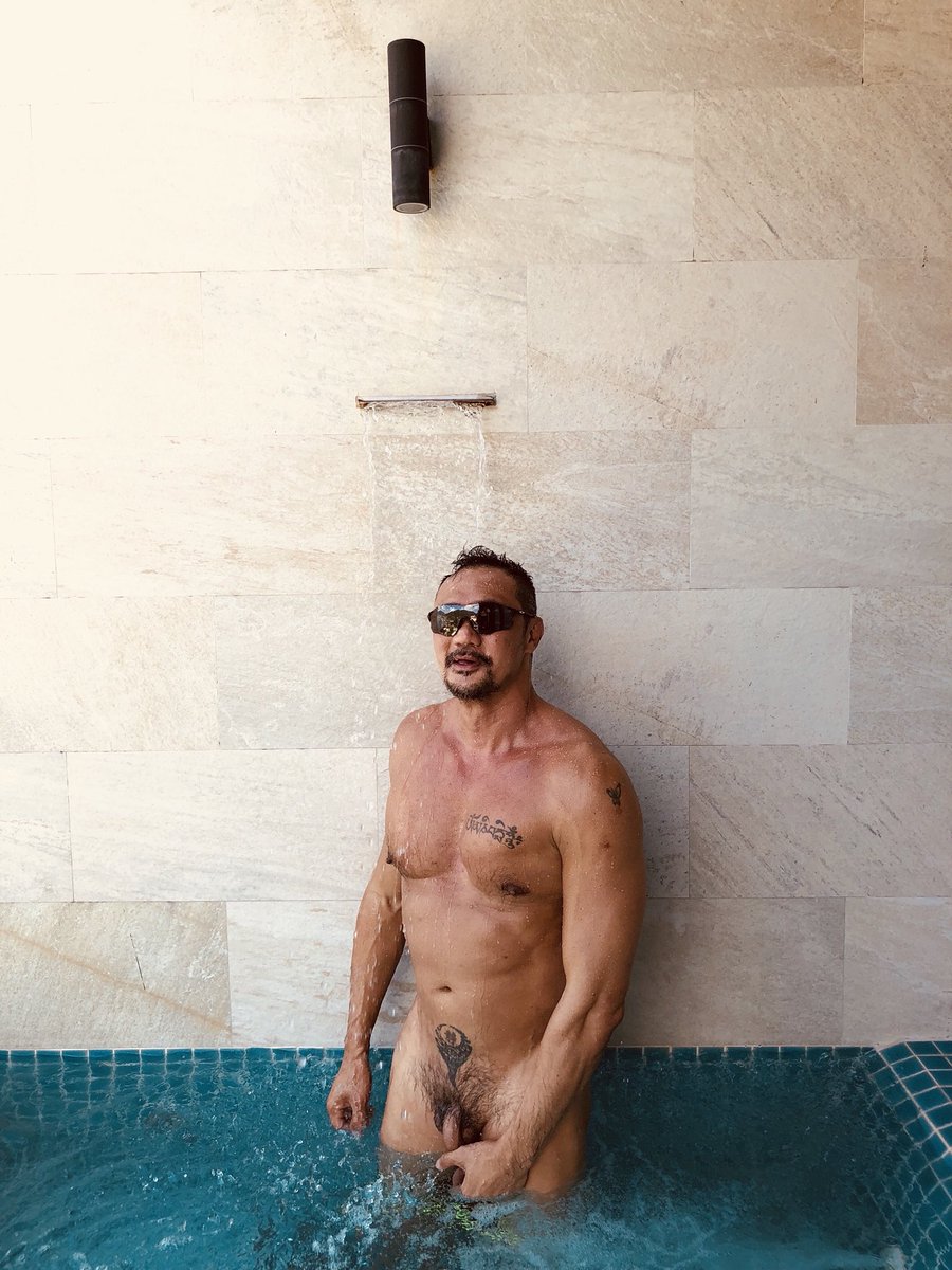 AlexSoh10's tweet photo. สวัสดี! 好喜歡露天浴池! Love the outdoor bathtub 💦 https://t.co/zXHT3X5Zq1