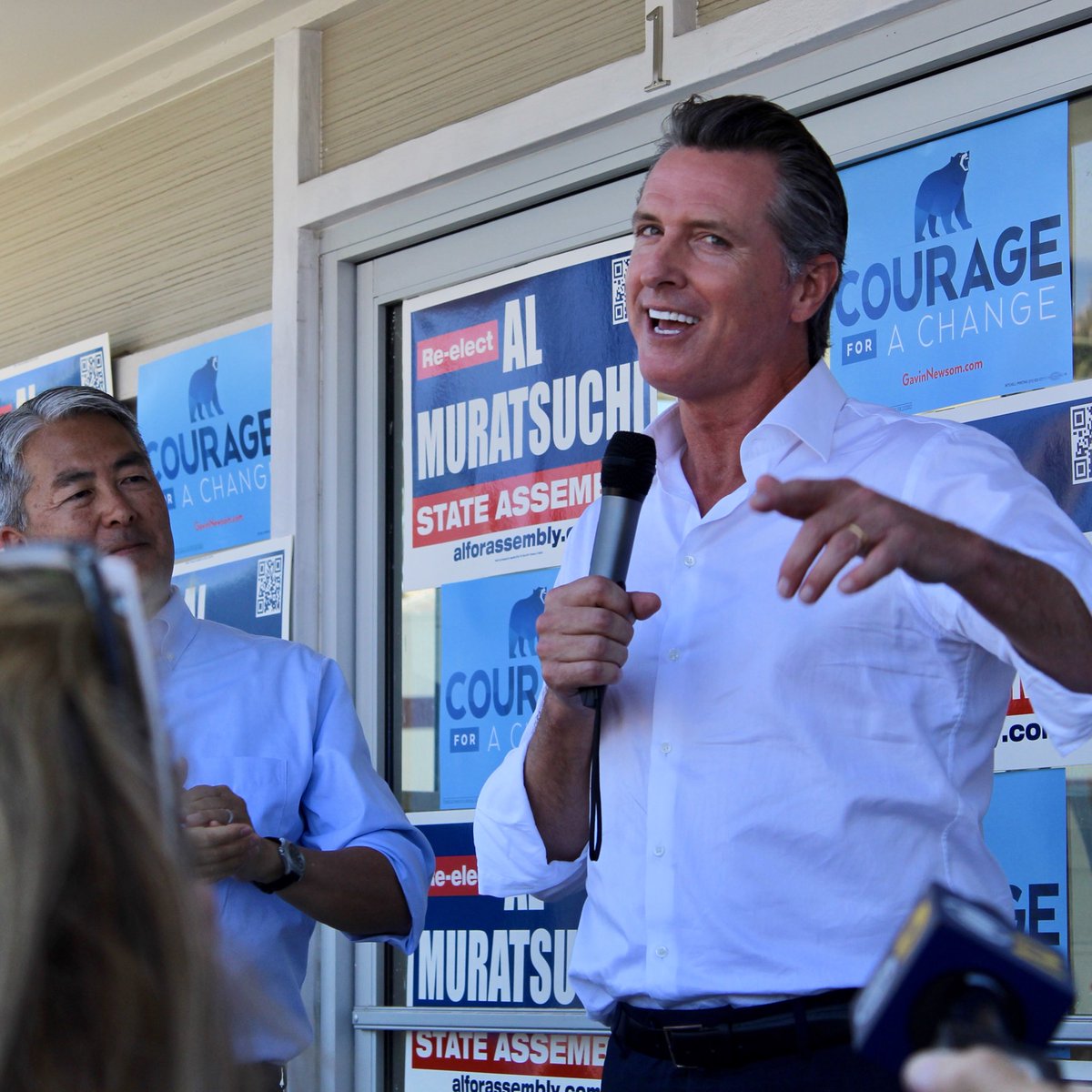 CA_Dem's tweet image. The first stop of the day for @GavinNewsom’s #BlueCA tour...

Dropping off pizza for the volunteers working in #AD66 for @AlForAssembly!

Al’s not taking anything for granted, and we need to have his back to hold this important Assembly seat.