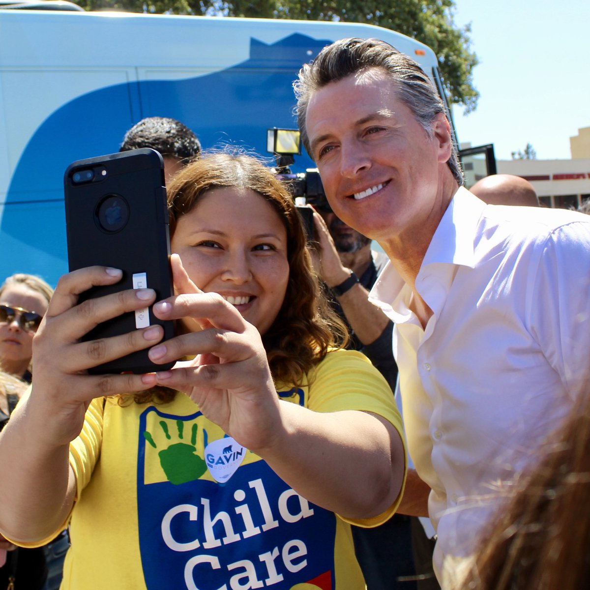 CA_Dem's tweet image. The first stop of the day for @GavinNewsom’s #BlueCA tour...

Dropping off pizza for the volunteers working in #AD66 for @AlForAssembly!

Al’s not taking anything for granted, and we need to have his back to hold this important Assembly seat.