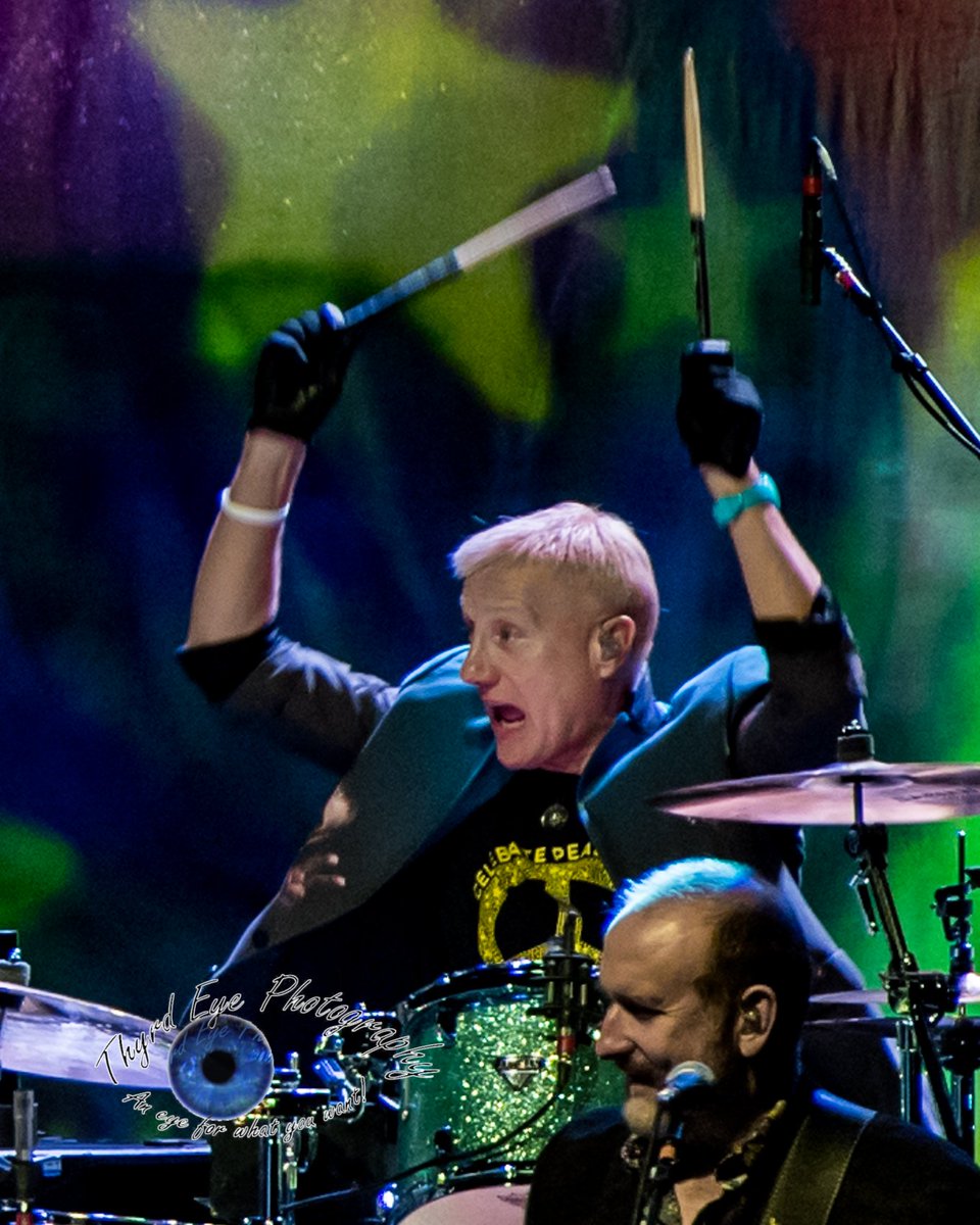 Kick ass set by <a href="/ringostarrmusic/">#RingoStarr</a> and his All-Starr Band of <a href="/greggbissonette/">Gregg Bissonette</a> <a href="/GreggRolie/">Gregg Rolie</a> <a href="/ColinHay/">Colin Hay</a> @stevelukather <a href="/GrahamGouldman/">Graham Gouldman</a> and Warren Ham at <a href="/foxtheatrestl/">The Fabulous Fox</a> Friday. Check out the review and pics: midwestrewind.com/2018/09/11/rin…  #Ringo #PeaceAndLove