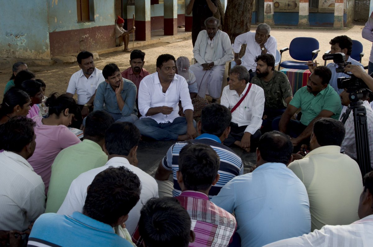 Prakash Raj on Twitter: "#menesagere #hoysalakatte govt schools in  Karnataka..Preparing every students health card..,distributing sports  kits,..interacting with teachers/parents to ensure equal and quality  education for all..#charaka trust #ssjd a ...