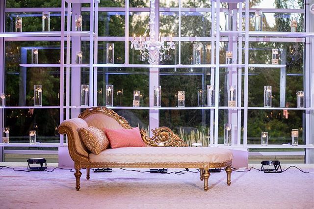 Events_By_C's tweet photo. When your venue has floor to ceiling windows this gorgeous, there’s no need for a backdrop! Photo @dybalastudio Decor @elegancedecor_chicago #rooloo2016 https://t.co/SBfK0P39hK https://t.co/GeWOLndcHn