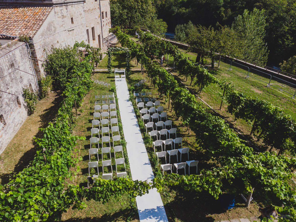 Get ready to enter a splendid fairytale…imagine a stunning monastery with breathtaking views on beautiful and romantic friuli vineyards…wouldn’t this just be the perfect setting for an unforgettable destination wedding in Italy? Wedding L&amp;C
#weddinginitaly #wedding