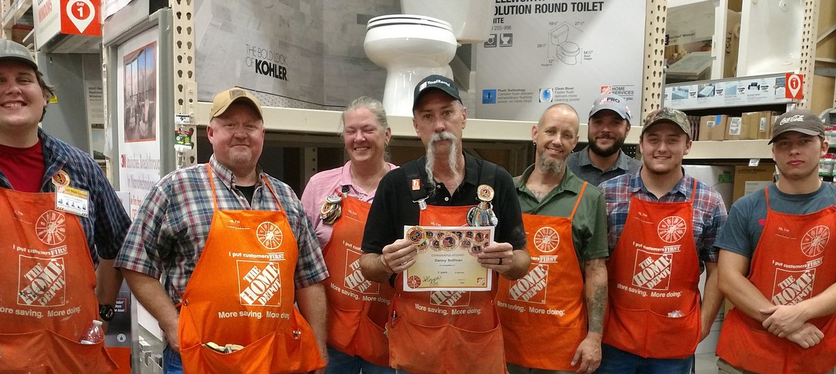 leftysteph6548's tweet photo. Way to go Danny on your 3 year anniversary here at 6581!!! Thank you for your service. https://t.co/TpgV7IMDp4