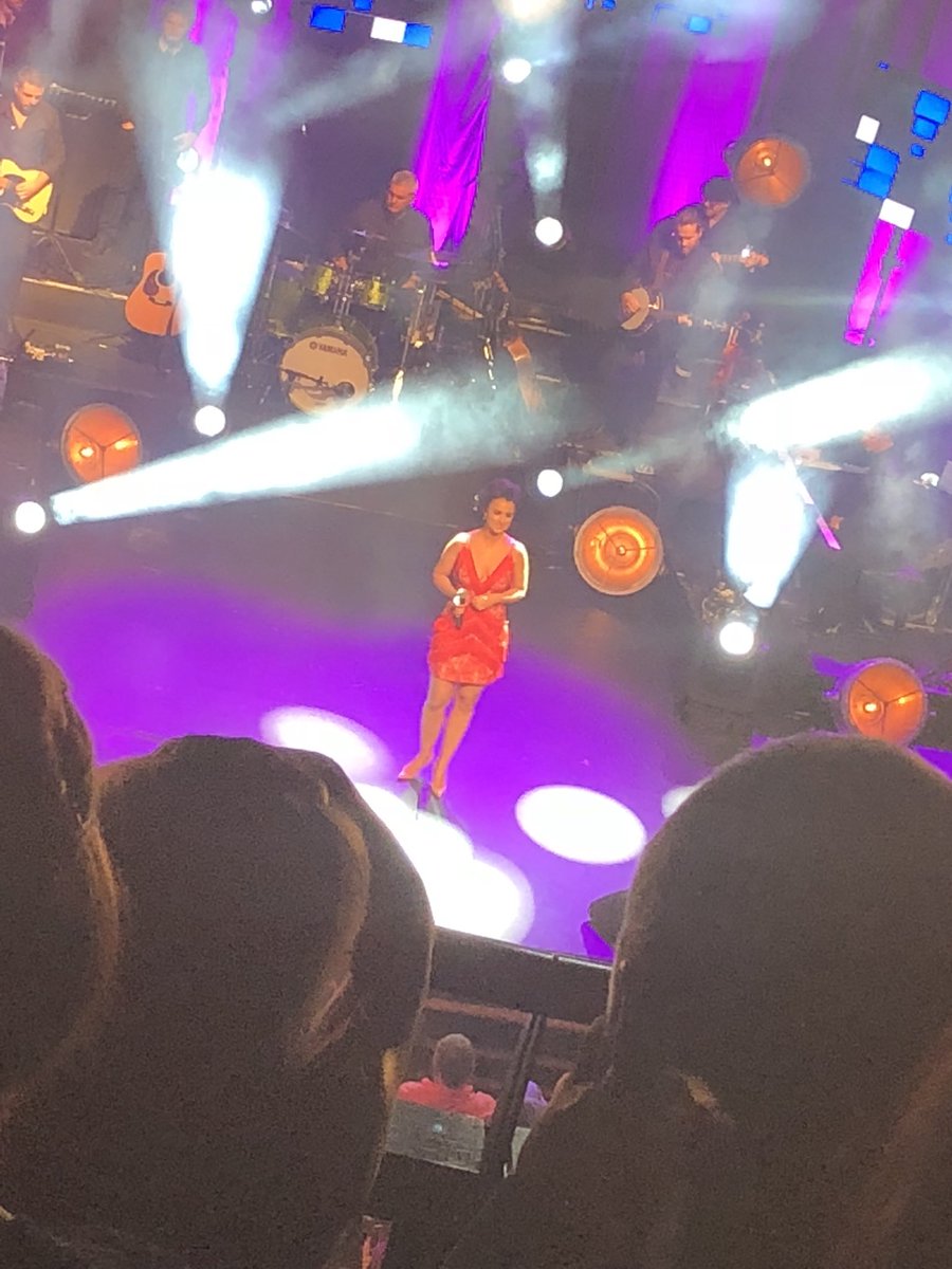 sarahgrant155's tweet photo. Congratulations on your awards last night @LisaMcHughx you were fabulous, i love the new song #YallCome it’s definitely my favourite so far 😍🙌🏼🎶 Brilliant night at the #IPCMA https://t.co/499GMOUUK6