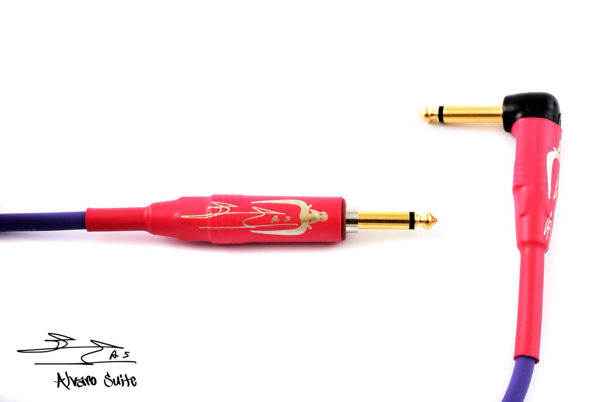 UroCables's tweet photo. Cable de instrumento Signature Alvaro Suite. La más alta calidad, sistema Silent Plug, cambia de guitarra sobre el escenario mil y una veces, sin hacer ningún ruido. Y una estética única, brillante y viva. Ya disponible en nuestra web https://t.co/Keg4cmqp0A https://t.co/W3wSqOYXzJ
