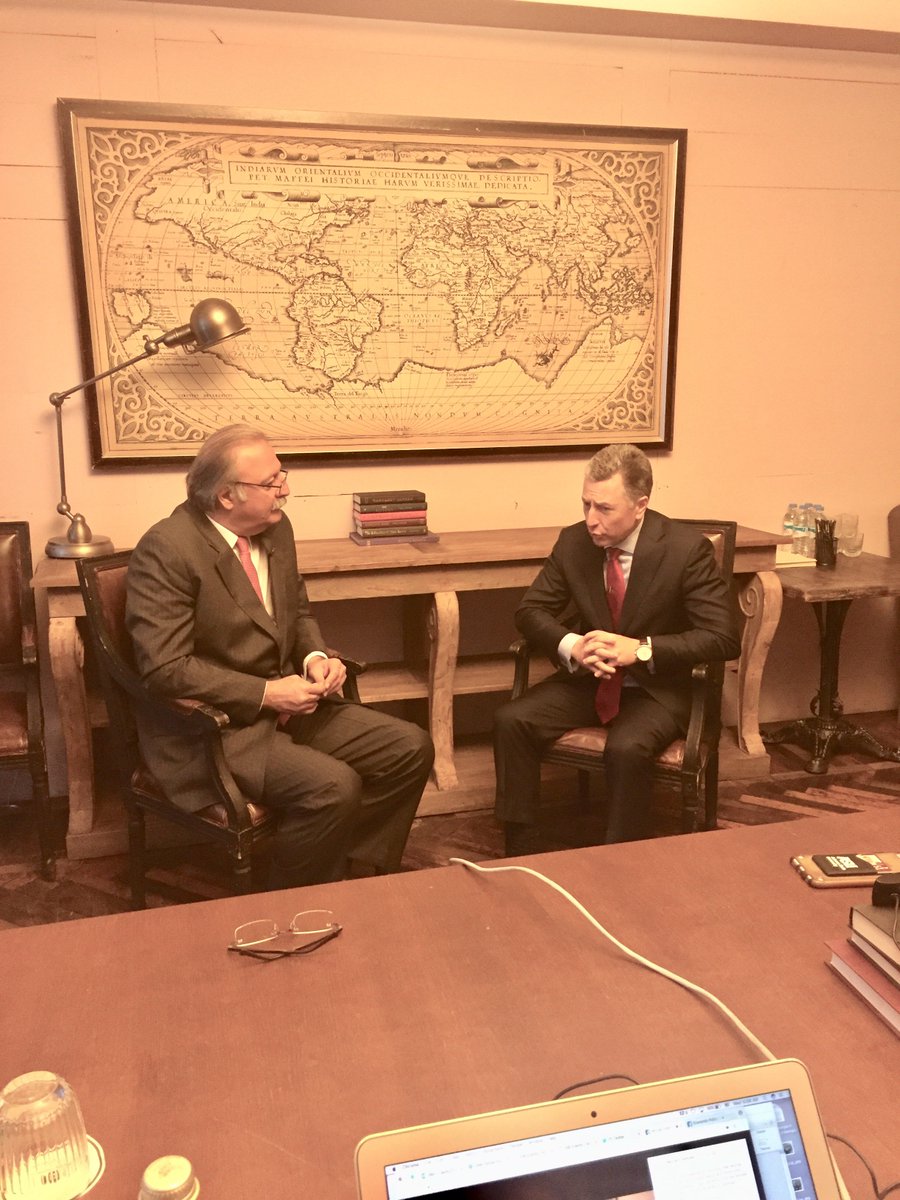 On the sidelines of #TbilisiConf, <a href="/kvolker/">Kurt Volker</a> interviewed two candidates in Georgia's upcoming presidential election on the McCain Institute's Facebook page:

⚫ <a href="/DatoBakradze/">David Bakradze</a> facebook.com/McCainInstitut…

⚫ Grigol Vashadze
facebook.com/McCainInstitut…