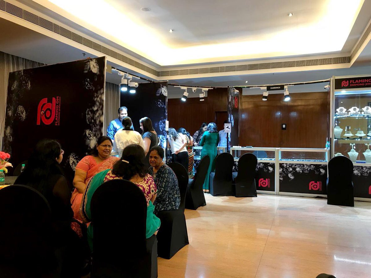 wilydesign's tweet image. TA-DAH! @flamingomdjs is indeed a shining example of excellence in diamond jewellery sector. Congratulations and Bigger YOU! #BlingItOn
Event conceptualised by @wilydesign 

#fodj #custommade #jewellerydesigner #diamondjewellery #diamondlicious #diamonds