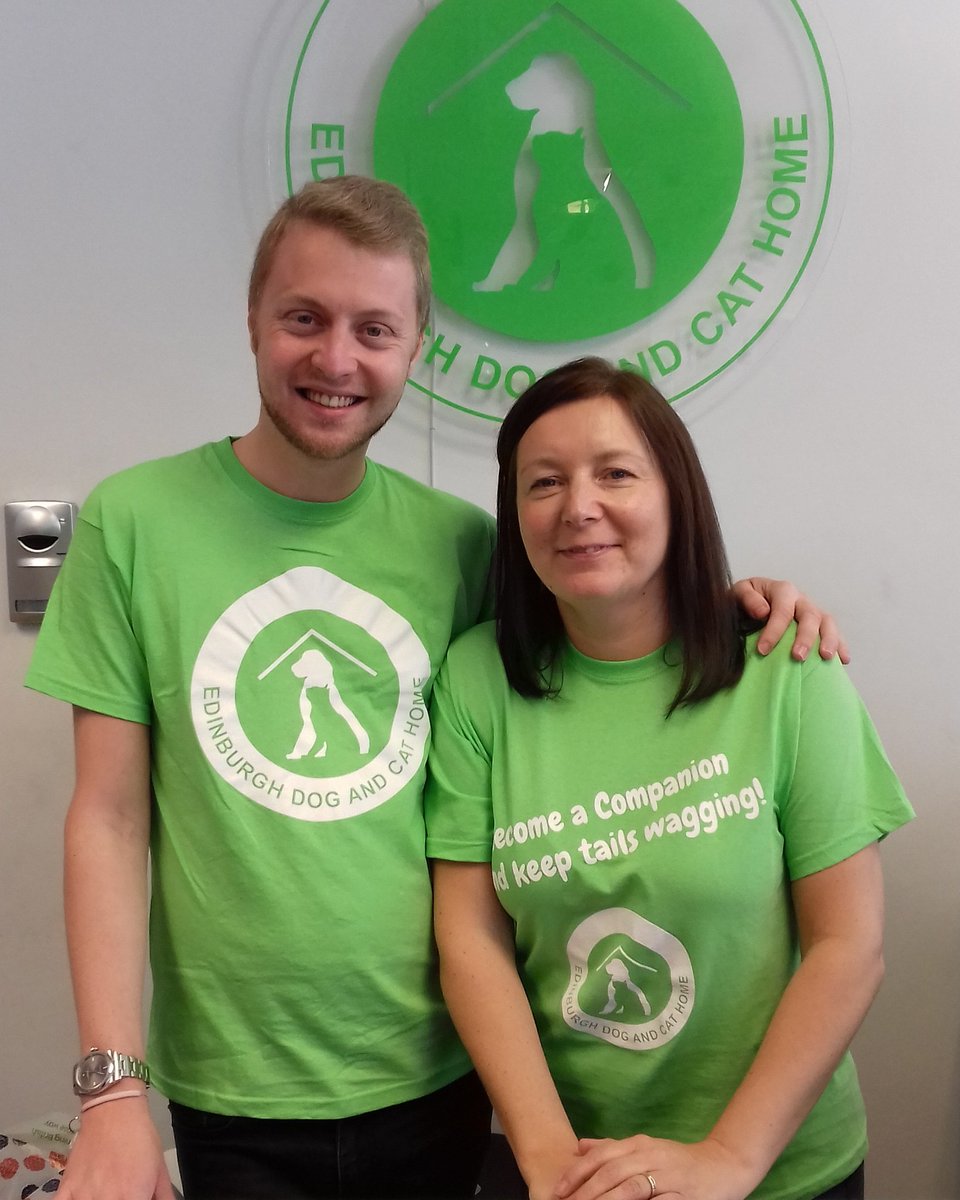 We have two lovely corporate volunteers from @lloyds helping in the #Stockbridge shop today 🙌 They are sorting, pricing and preparing donations for us! 🐾 #charityshop #volunteersrock #lloydsbank #edinburgh #corporatevolunteering #WednesdayMotivation