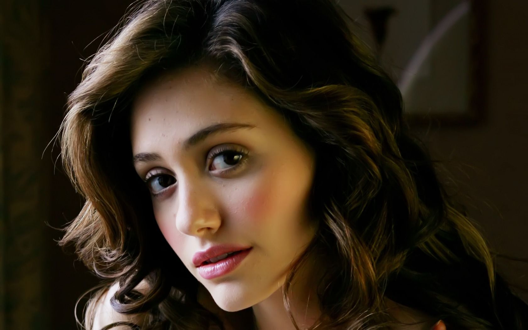 Bugün, Emmy Rossum\ n 32. ya günü. Happy Birthday! 