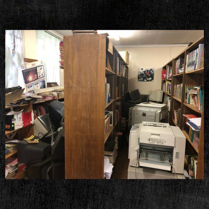 _britttmarieee's tweet photo. Officially adding librarian to my resume😂 can we get into these before and after pics?! #TheLibraryProject https://t.co/PLBA88bho5