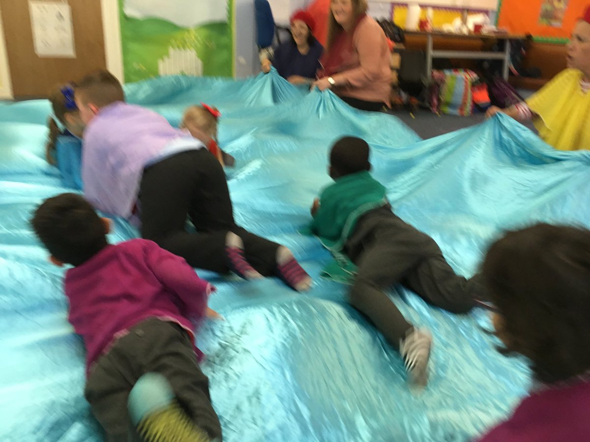 LicketyTweet's tweet photo. #margaretnmargaret #LicketyLeaping @stmarysmaryhill #companionableplay #Storyplaynews playing with actor pedagogues is irresistible #fantasticchildren @EducationScot @GlasgowCC @earlyyearsscot @attainmentscot @tam_baillie https://t.co/EEuzOzyCuj