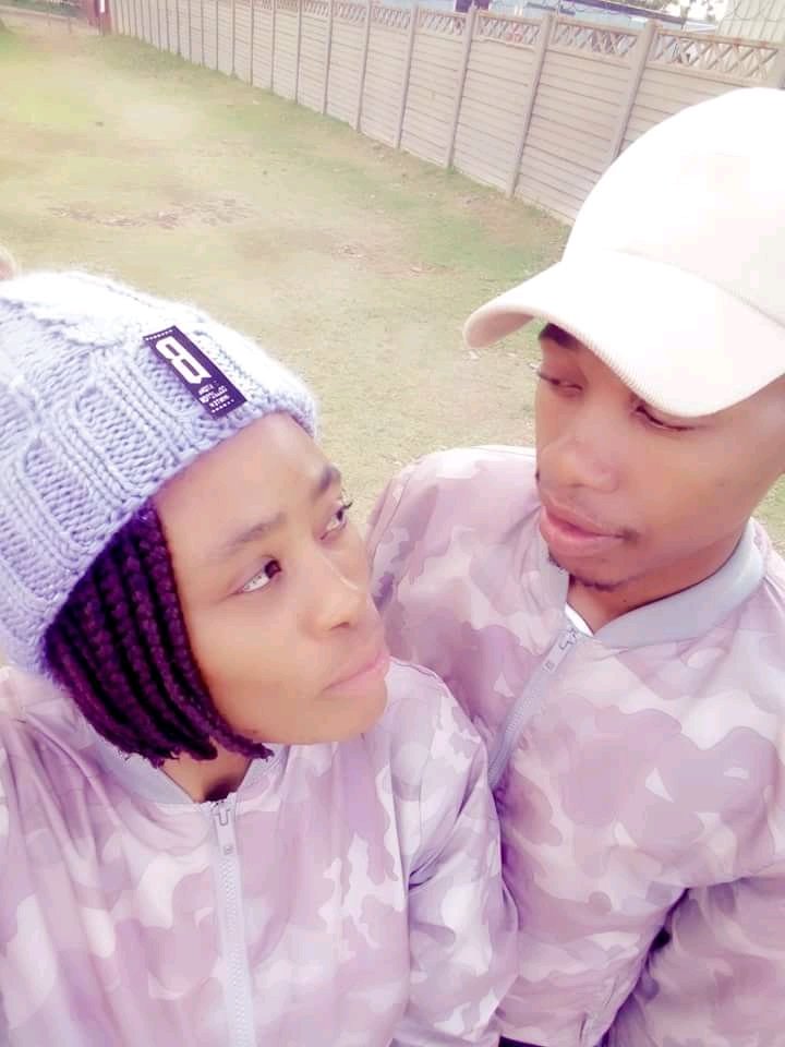 LeratoMorukhu's tweet photo. Love doesn't ask y😍😘
I appreciate the love that she gave to me
#myqueen💚❤️💗💙💖💕💛💜
Some they think we r twin, but not, we r couple
Its just a favour of our God Jesus to to make us share and love each other..i love my woman💕💛💜😘.and She is adorable to me all the time💚 https://t.co/2fRfChD0dR