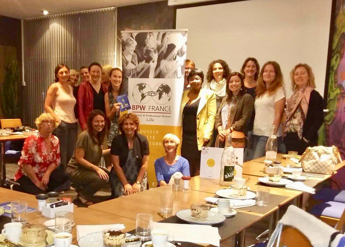 Vous la vouliez ?! 😉😊 la voici là voilà notre belle photo de #mensuelle ! Bientôt un article et encore une nouvelle membre ! Attention on est en grande forme ! #colibri #jefaismapart #Egalitehf #aumoinsuneactionparjour