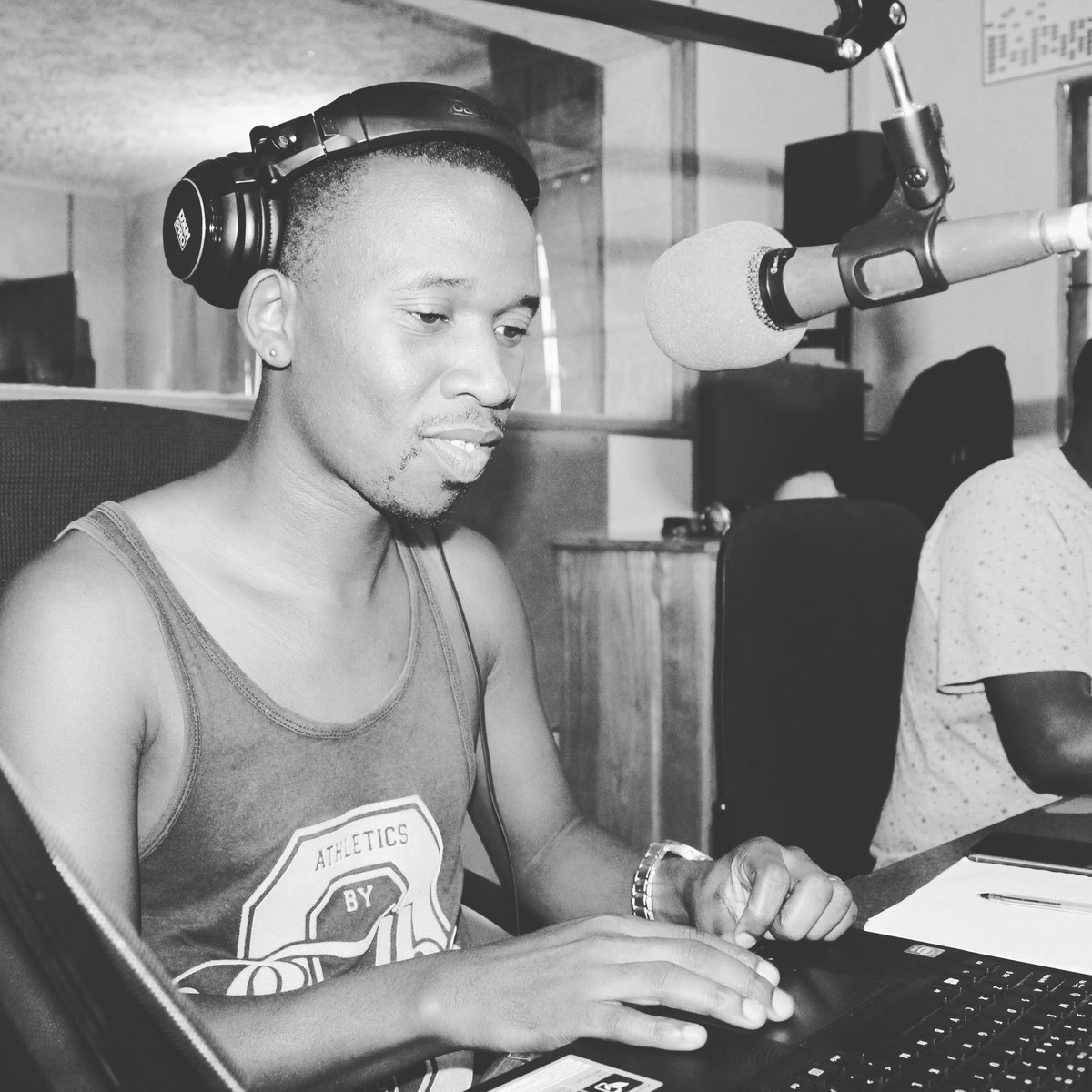 Youngsam____'s tweet image. Be Patient With Yourself. No Matter What You're Going Through Or How Hard Things Get, Always Believe That Better Days Are Coming For You. #TruthOverFame✍ #ForTheDJs✈ #ItsWednesday🗓 #RadioLife📻