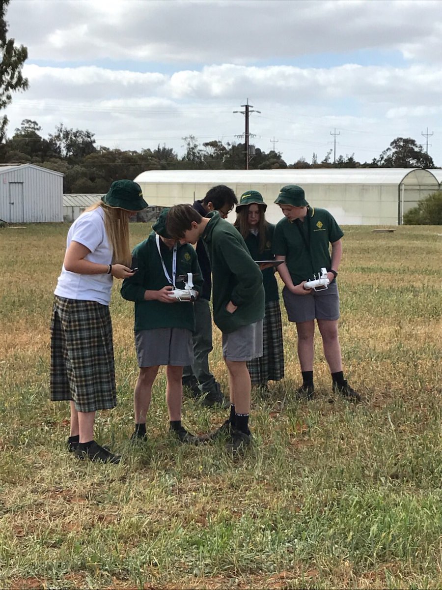 STEMNATIONAU tweet media