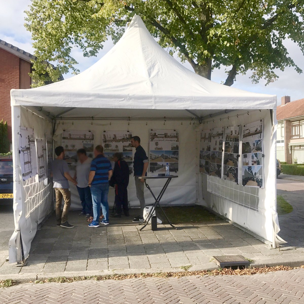 IlonaGoos's tweet photo. Gisterenavond een goed bezochte en positieve bijeenkomst gehad voor de aangepaste inrichtingsplannen voor de Acaciastraat en omgeving 🗣🌳😄🕶 
Nieuwsgierig naar de VR-beelden? Kijk op https://t.co/ad5TdSOLnV https://t.co/29GC77pnVr