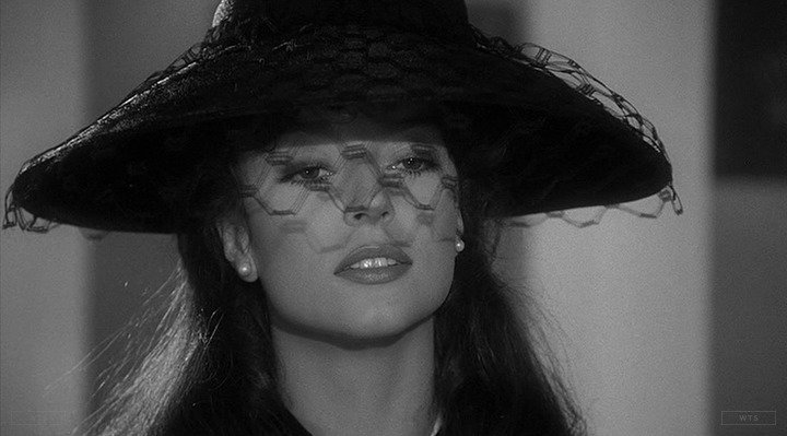 Born on this day, Rachel Ward turns 61. Happy Birthday! What movie is it? 5 min to answer! 