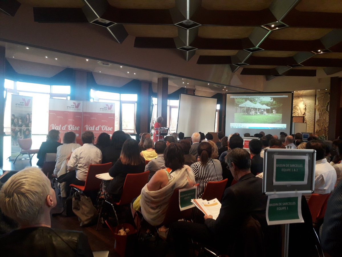educ_art95's tweet photo. Matinée des actions éducatives du #conseildepartemental @valdoise avec les Principaux des collèges du val d'oise c'est maintenant! Convergence des moyens @daacversailles et CD pour des projets artistiques et culturels toujours plus ambitieux @VirTinland @anne_moreil #dsden95 https://t.co/Enc2yZdohP
