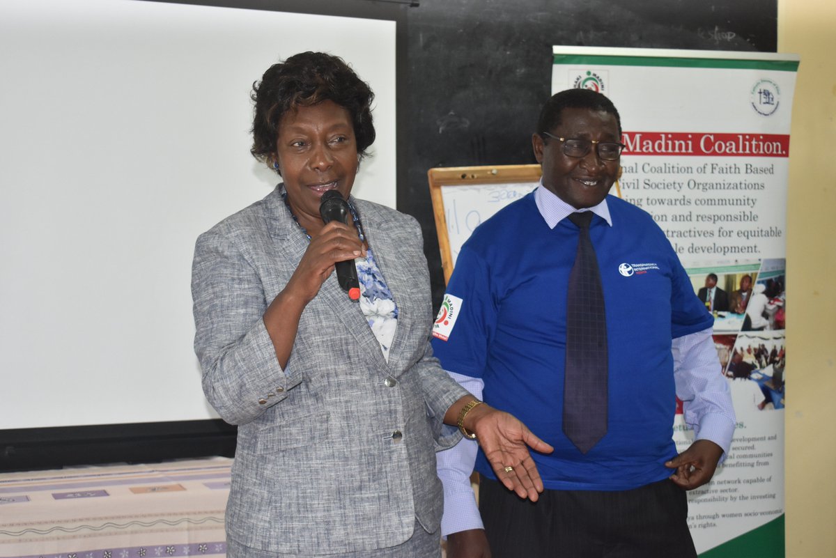 jamokibaki's tweet photo. #JukwaaLaMadini2018 #JLMKitui2018 @TIKenya @ActionAid_Kenya @nisisikenya @Maskani254
Kitui governor @mamangilu promises to sponsor 30 artisanal miners to attend a 2 weeks specialized training at SEKU https://t.co/xCs2vGeJrl