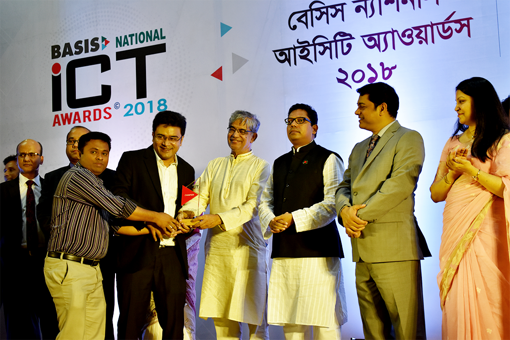 hijal's tweet photo. Databiz Software won National ICT Awards for its renowned software BiznessRoots (Retail, Distribution and Supply Chain ERP) on 6th September 2018 and became nominated for APICTA Award (Guangzhou, China) to be held in 9-13 October 2018. https://t.co/w1y7Wgzwj1