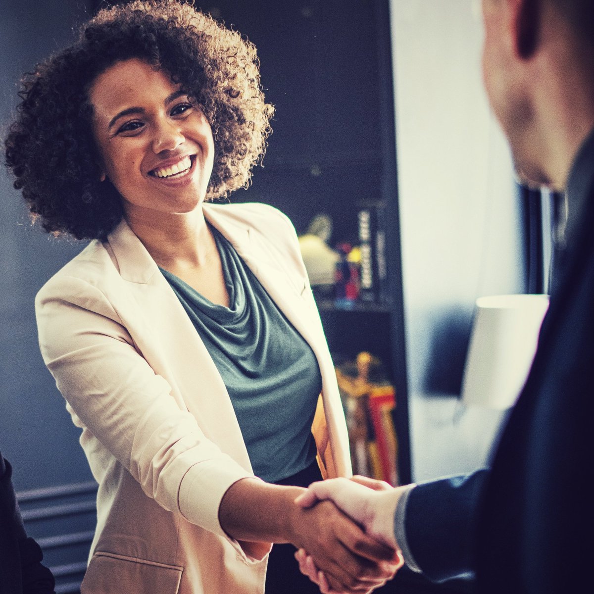 CeeVid_Tweets's tweet photo. Fill your job roles smarter by utimately increasing your businesses productivity.

Instead of reading through 200 CV's, filter down to 10 CeeVids then really get a feel for the candidates.  Your decisions are strong and made in much less time.

#job #recruitment #employer #video https://t.co/x8muIU2Q6c