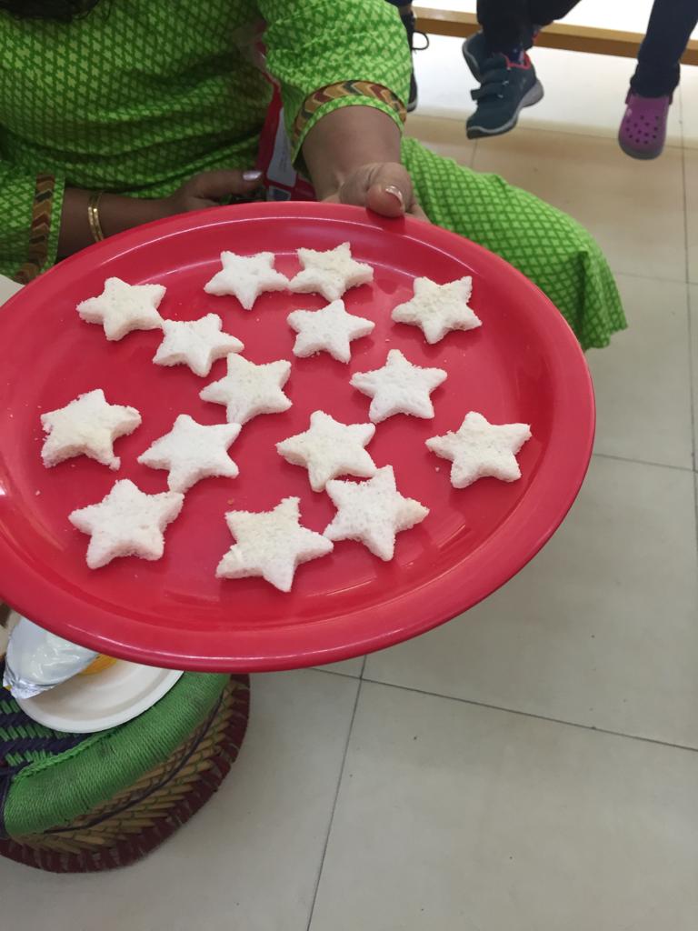 LearningTreeDel's tweet image. Have a peep inside the jam packed afternoon, where our little master-chefs learnt to make these super cute star fish sandwiches during their cooking sessions @LearningTreeDel 
#TheLearningTree #Thelearningtreedelhi #preschool #playgroup #thelearningtreeplayschool #mealtime