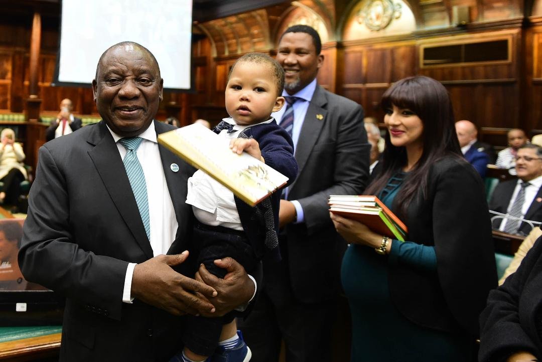 SAgovnews's tweet photo. [PHOTOS 3] #Themebooks #Centenary #Mandela1 https://t.co/Hr9zxXAOZk