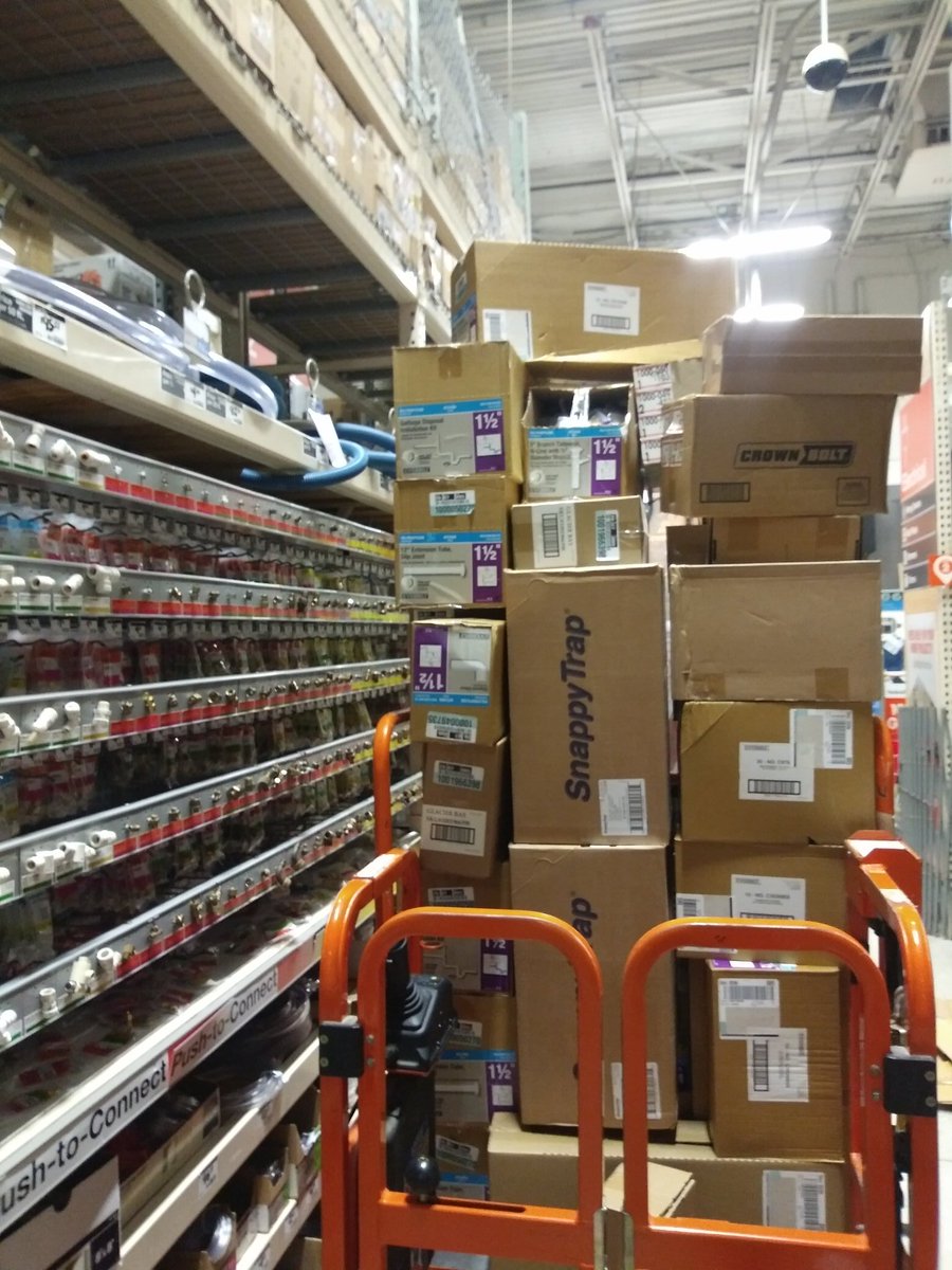 FrankGalindo07's tweet photo. Marcelino showing how 206 does pack down, fully flushing his over heads and re-organizing awesome job! #bestfreightteam #206nextlevel #SFLOHORG https://t.co/Vl1DOO73eE