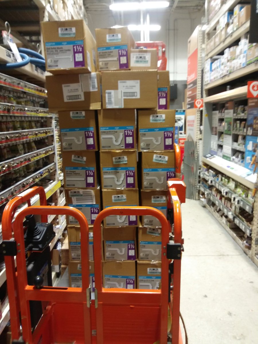 FrankGalindo07's tweet photo. Marcelino showing how 206 does pack down, fully flushing his over heads and re-organizing awesome job! #bestfreightteam #206nextlevel #SFLOHORG https://t.co/Vl1DOO73eE