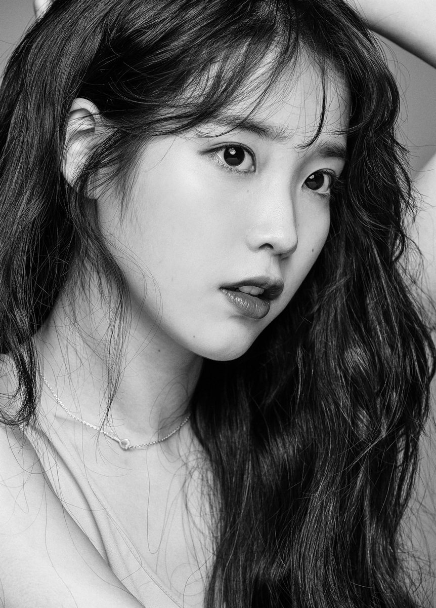 ydh516_iu's tweet photo. 아이유 님 X 흑백 쩔어; https://t.co/0ADyTIHZSt