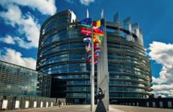 Merci aux députés européens pour leur vote aujourd'hui  en faveur du droit d'auteur, et d'une juste rémunération des créateurs! #copyrightdirective