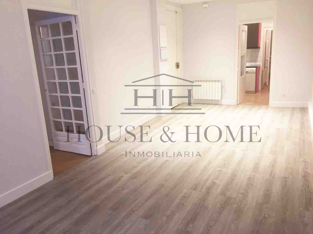 _HouseAndHome_'s tweet photo. HOUSE&amp;HOME INMOBILIARIA #alquila #piso en #Chueca #Madrid https://t.co/lrMmYSTpE6 https://t.co/Ns0wbaDH4h