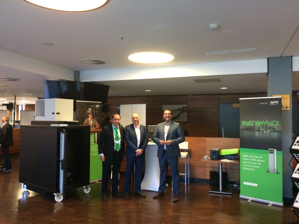 SchneiderElecDE's tweet photo. Beim @Bechtle_AG IT Forum Rhein-Main-Neckar in der @CobaArena in Frankfurt haben Sie heute die Gelegenheit, unsere Micro-Datacenter einmal ganz genau unter die Lupe zu nehmen! @bechtle_de #LifeIsOn #Datacenter #MicroDataCenter #MicroDC https://t.co/7RDSSRxMMx https://t.co/ieEF7eiuLO