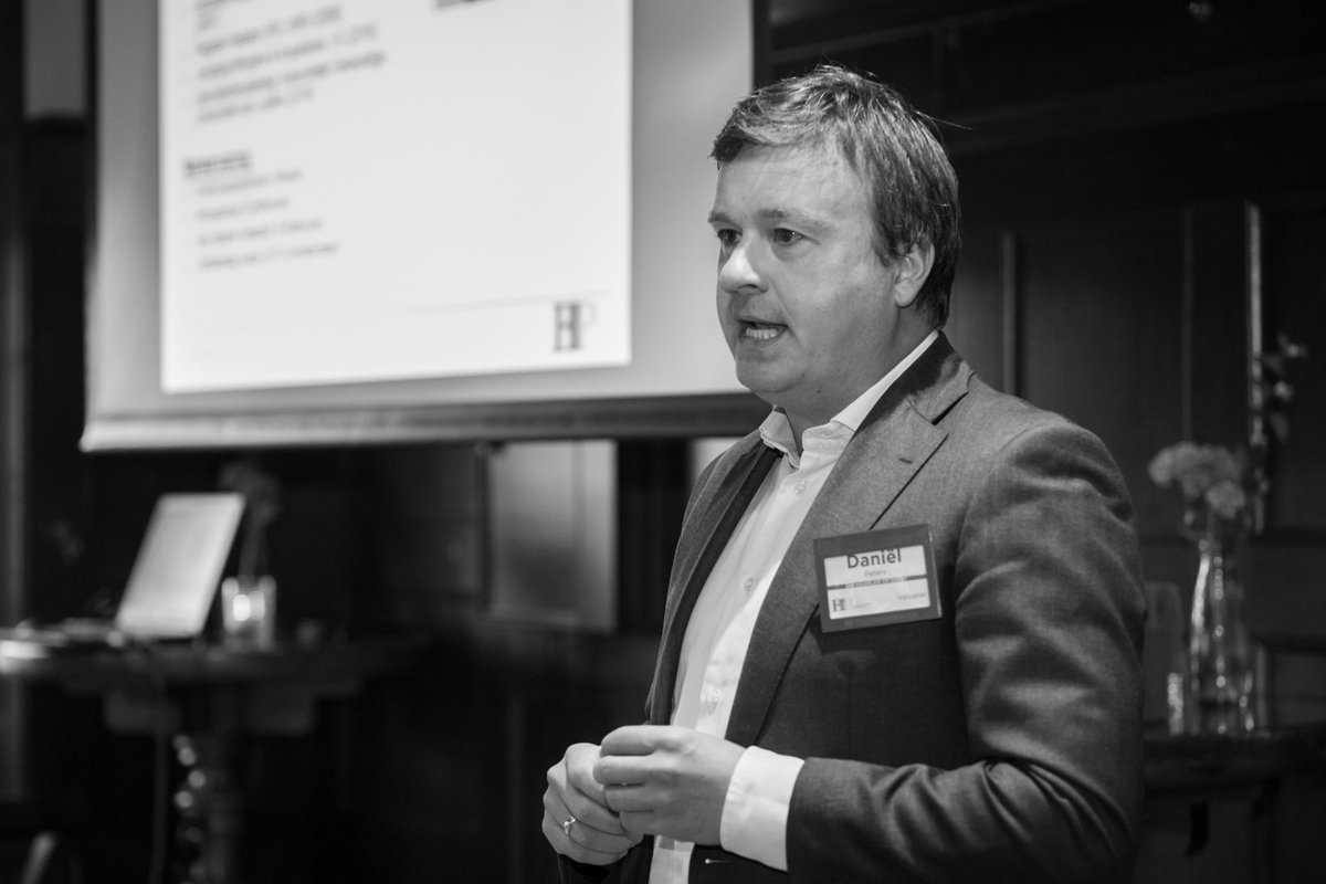 BNIHoD's tweet photo. Daniël Peters van BHP &amp; Co is (RV) waarderingsdeskundige en waardeert aandelen/bedrijven in het kader van fusies, overnames en geschillen. Hij vertelde daar meer over tijdens zijn 10-minuten presentatie: boeiend! Ook zo'n boeiende presentatie bijwonen? Ontbijt eens  mee! https://t.co/6crvdCcEcy