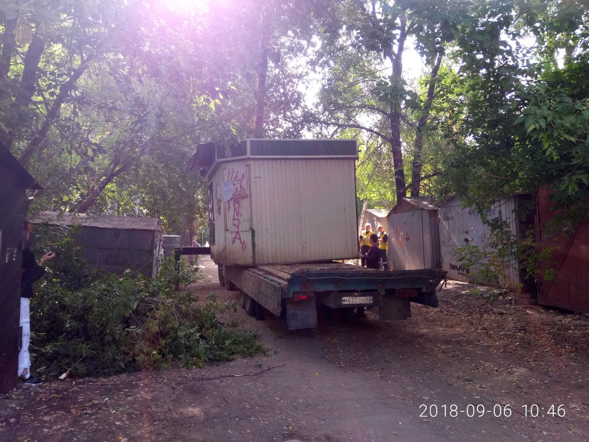 Гаражи на Владимирской. Очень больной вопрос для жителей микрорайона Ленинский 21. Вывоз стартовал. Решаем вопрос о расчистке и благоустройству территории.