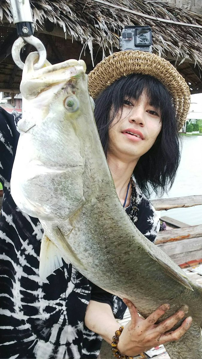 ジャッキー この旅最大の目的である釣り終了しました カラフルな雷魚の様な魚5匹くらいと パクというピラニアの様な魚3匹 バラマンディ1匹 ジャイアントスネークヘッド2匹と大漁でした 怪魚だらけです カオサン行って打ち上げしてきます ジャッキー この旅最大の目的である釣り終了しました カラフルな雷魚の様な魚5匹くらいと パクというピラニアの様な魚3匹 バラマンディ1匹 ジャイアントスネークヘッド2匹と大漁でした 怪魚だらけです カオサン行って打ち上げしてきます