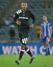 Let's Settle the Debate.  

Who is the best between these two. 

Retweet = Sphe Ntshangase 
Like = Xola Mlambo 

#AbsaPrem