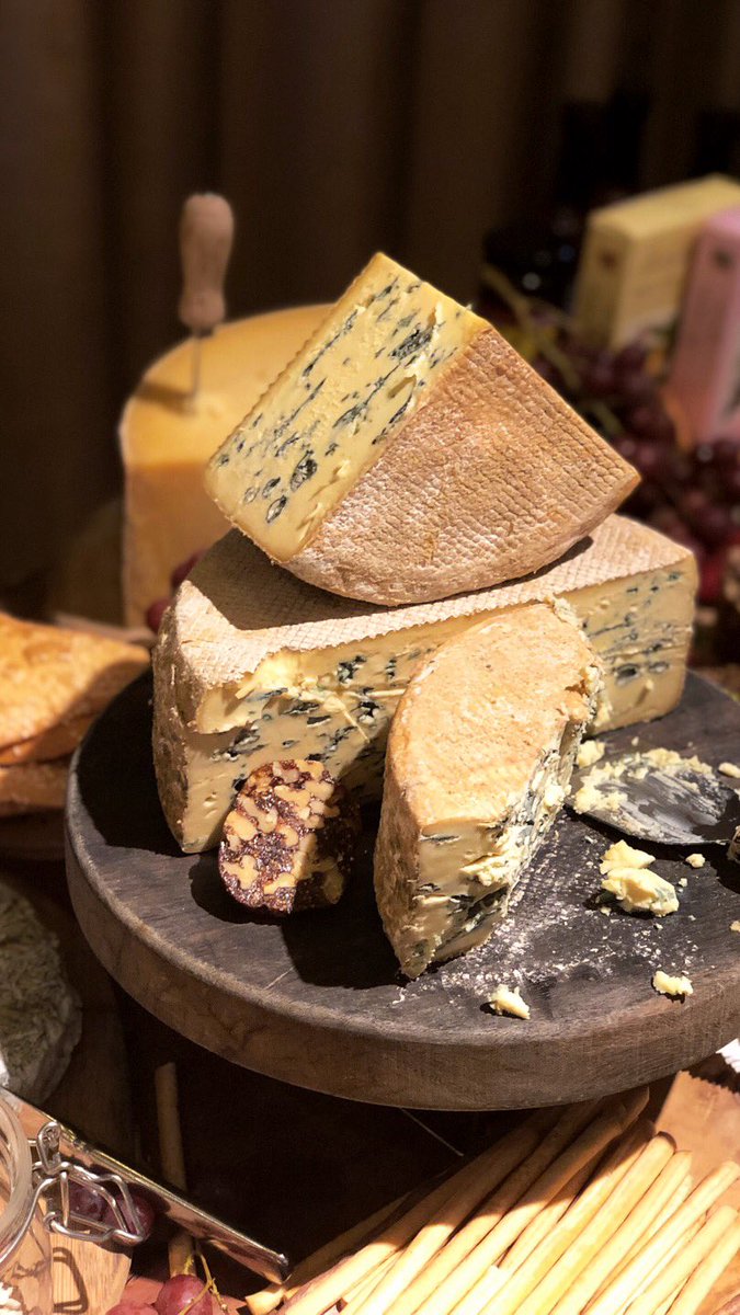 MellyyMoore's tweet photo. #makeitamora #cheesedreams https://t.co/4kUiwiL8Ti