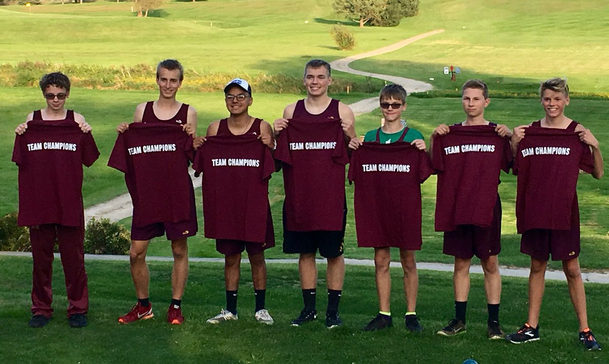 CherylCdrk's tweet photo. Congratulations to the Medford Boy’s Cross Country team on their 1st place win. https://t.co/436QAX8Of2