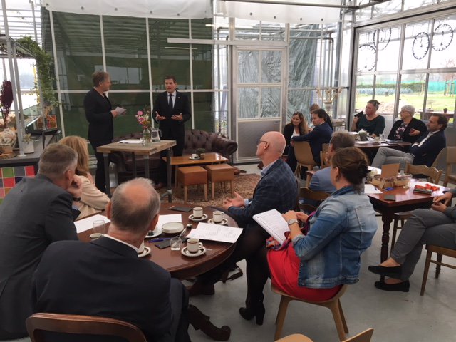 Vanochtend vruchtbare ontbijtsessie met bestuurders en partners Werkbedrijf Regio Zwolle, in de Kas van Kaat. Uitkomst: we gaan door, sterk netwerk. <a href="/daarwerkenweaan/">DaarWerkenWeAan</a>