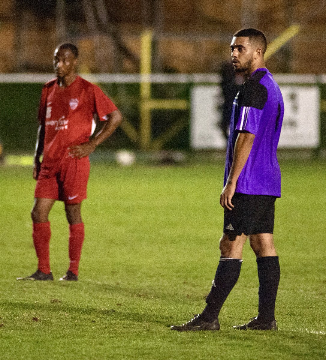 CHUFC's tweet image. What a moment!! @DarrylSiaw5 lays flat out on the ground after being fouled, @therealfabz waiting, the lads hold up the no8 shirt as they dedicate the goal to Matt Ellis who broke his ankle on Saturday 💜💙 @JamieWattsy @LouisC62 @Ben_Ewing3 @andywalker87 @HeardJake @Scants96