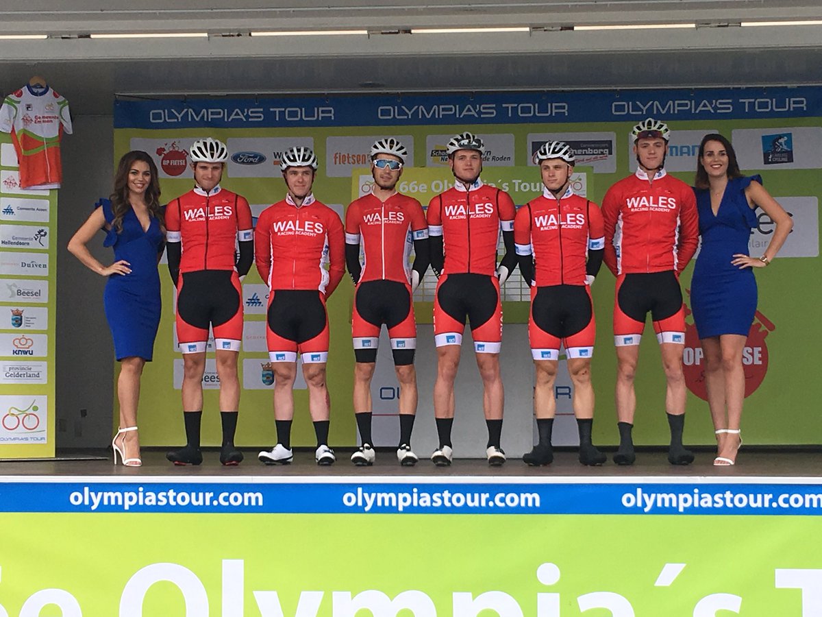 🚴‍♂️And the guys <a href="/WalesRacingAcad/">Wales Racing Academy</a> are ready for the next stage. #OT2018