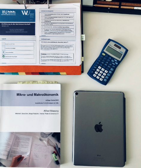 wu_vienna's tweet photo. Gerade zum Beginn des Studiums sind solche Tipps von höhersemestrigen Studierenden Gold wert: https://t.co/mtLI3KQZdx #welcometoWU #erstessemester https://t.co/IQZ00VXRbD