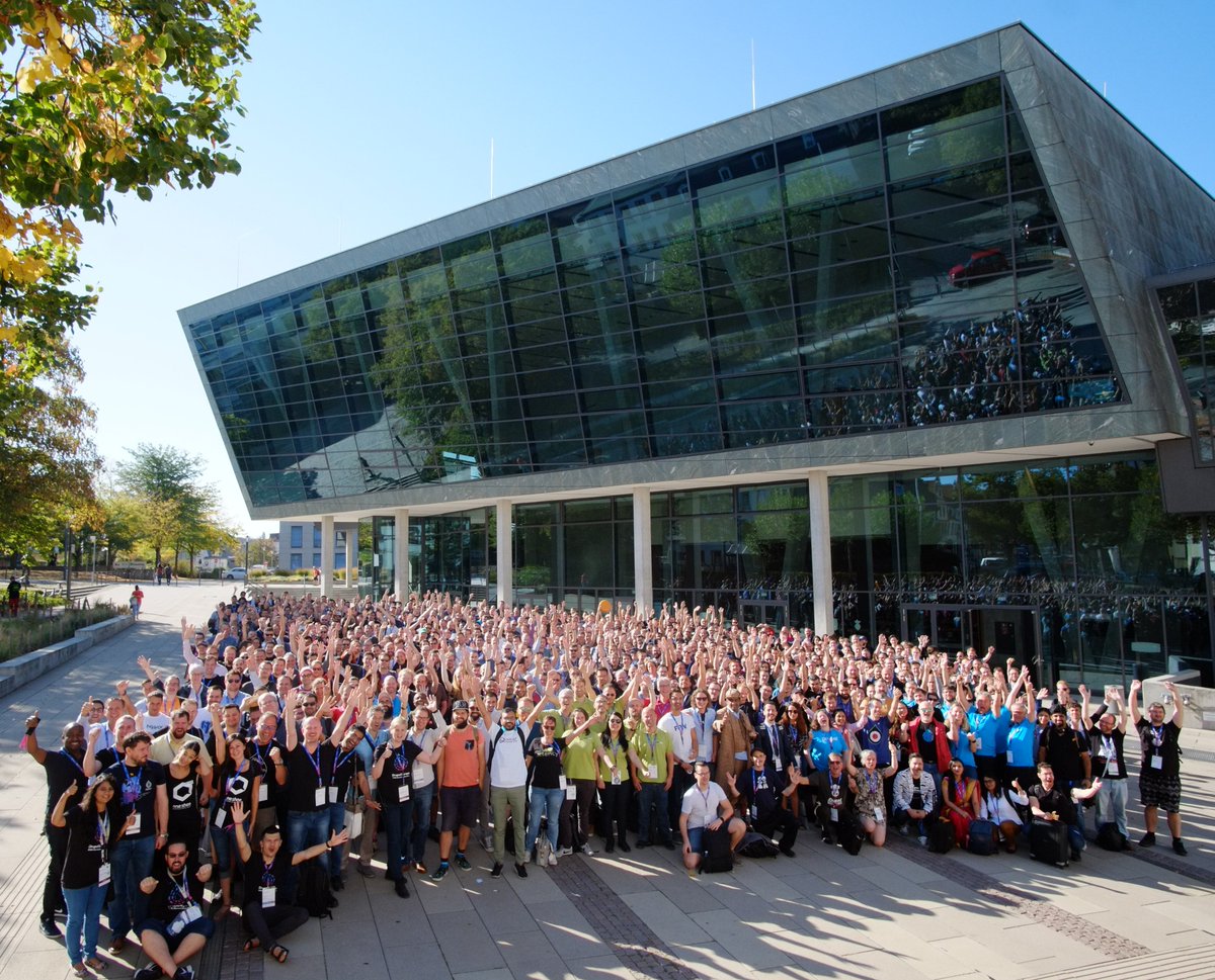Here's the Drupal Europe Group Photo. Thanks for participating everyone! #drupaleurope <a href="/DrupalEurope/">Drupal Europe</a> <a href="/amazeelabs/">Amazee Labs</a> flickr.com/photos/amazeel…